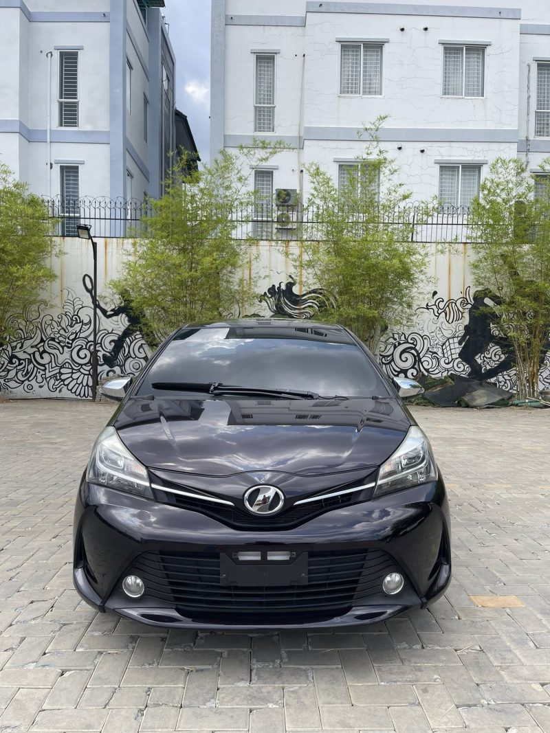 Toyota Vitz 2015
